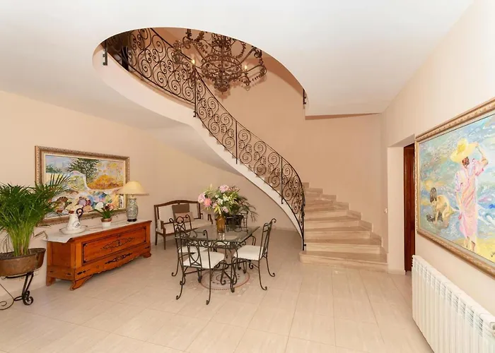 Oliveres By Vintage Travel Villa *