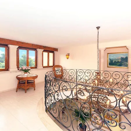 Villa Oliveres By Vintage Travel