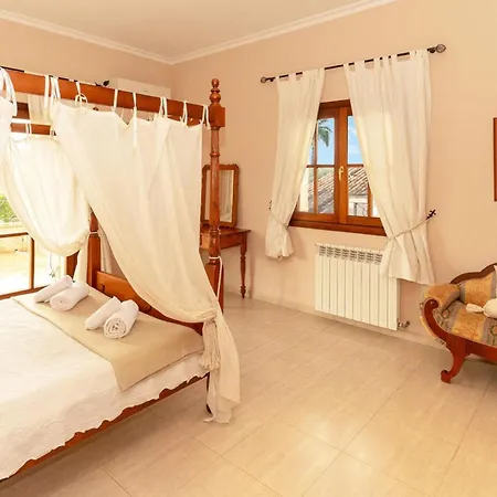 Oliveres By Vintage Travel Villa *